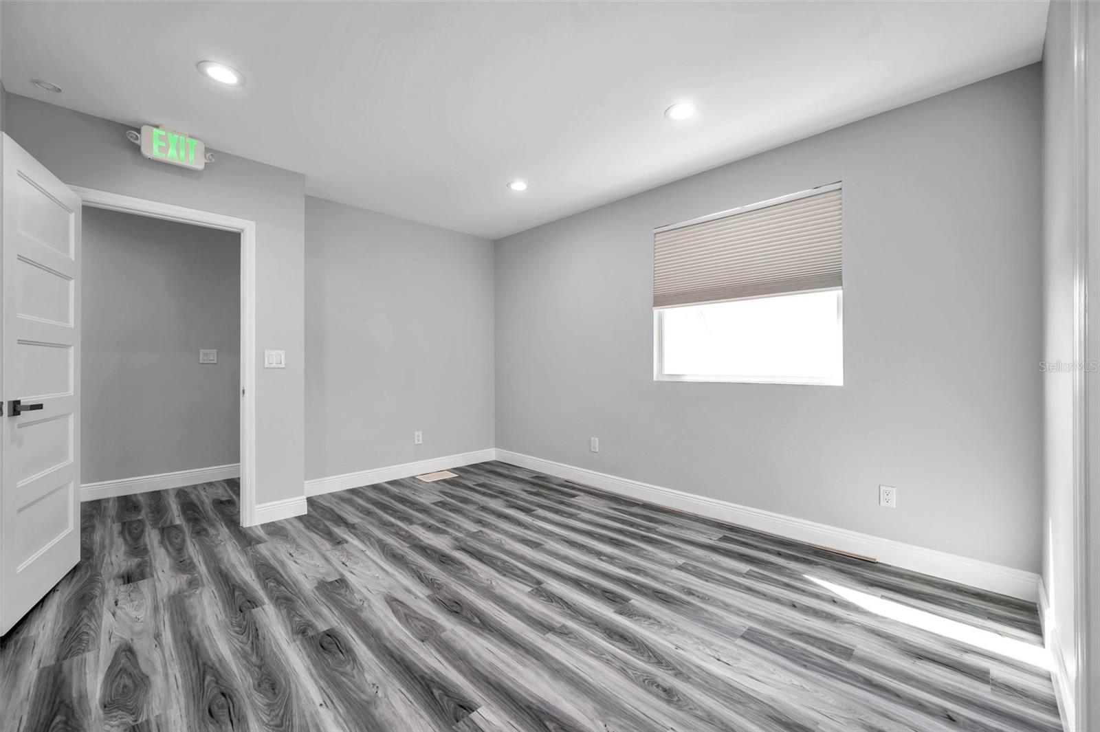 7949 ULMERTON RD, LARGO, FL, 33771