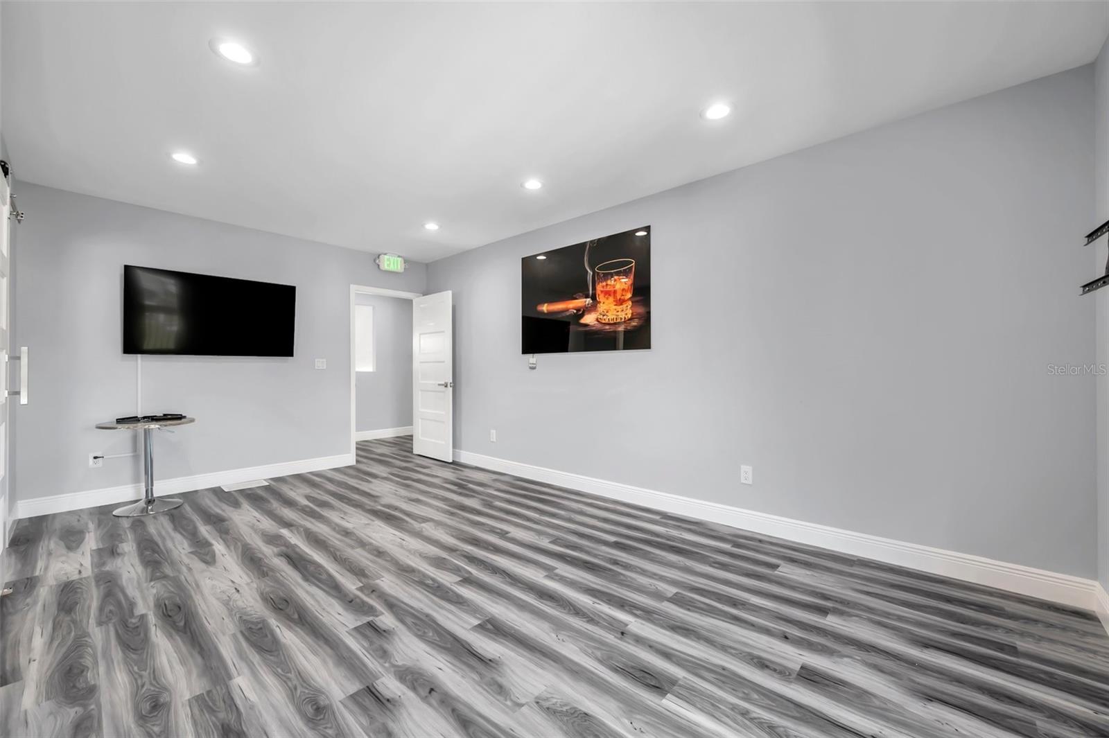 7949 ULMERTON RD, LARGO, FL, 33771