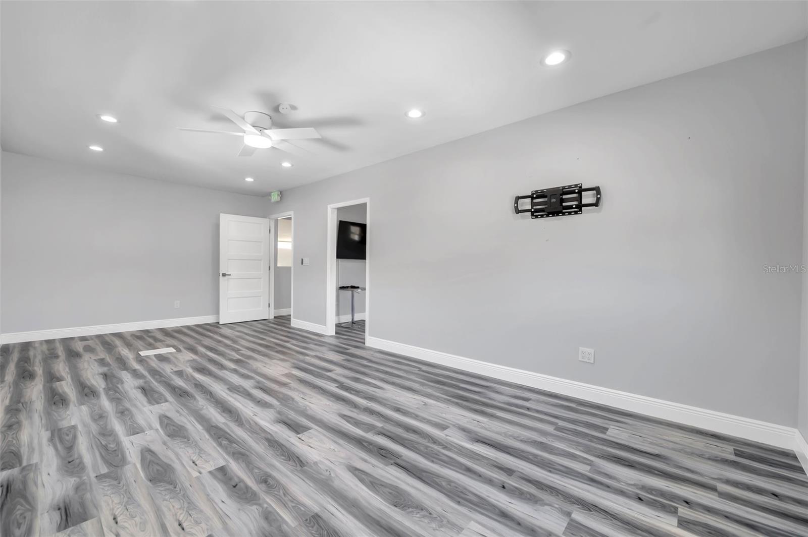 7949 ULMERTON RD, LARGO, FL, 33771