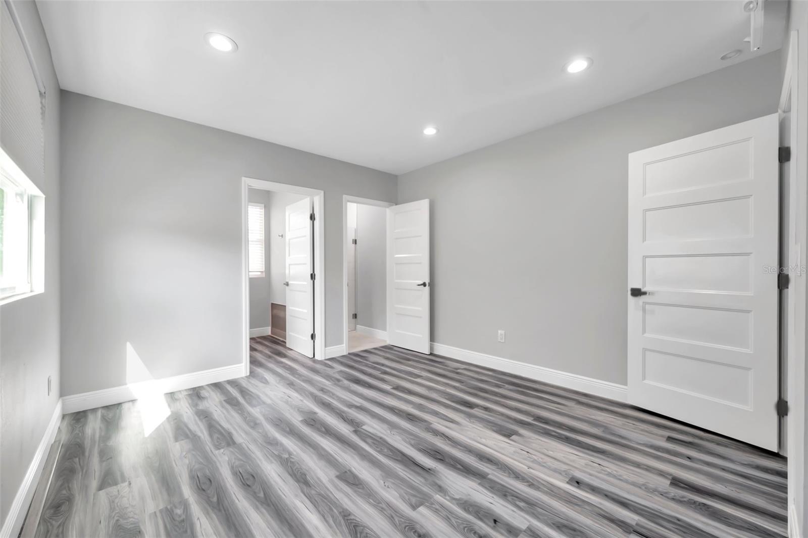 7949 ULMERTON RD, LARGO, FL, 33771