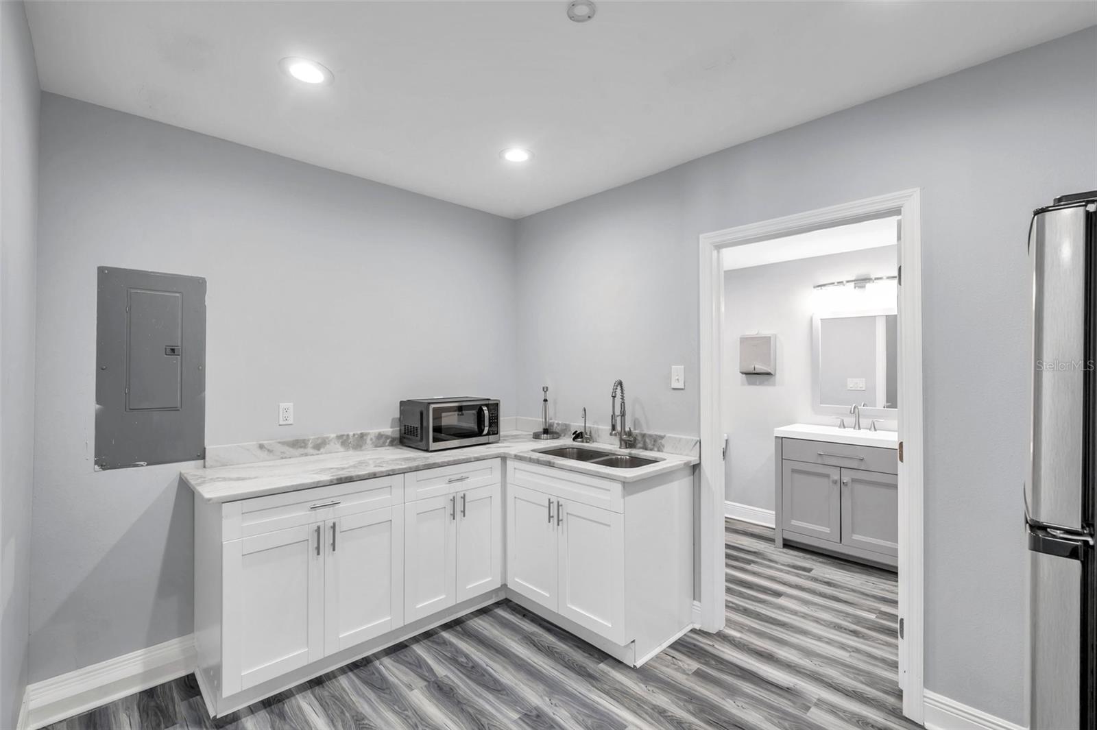 7949 ULMERTON RD, LARGO, FL, 33771
