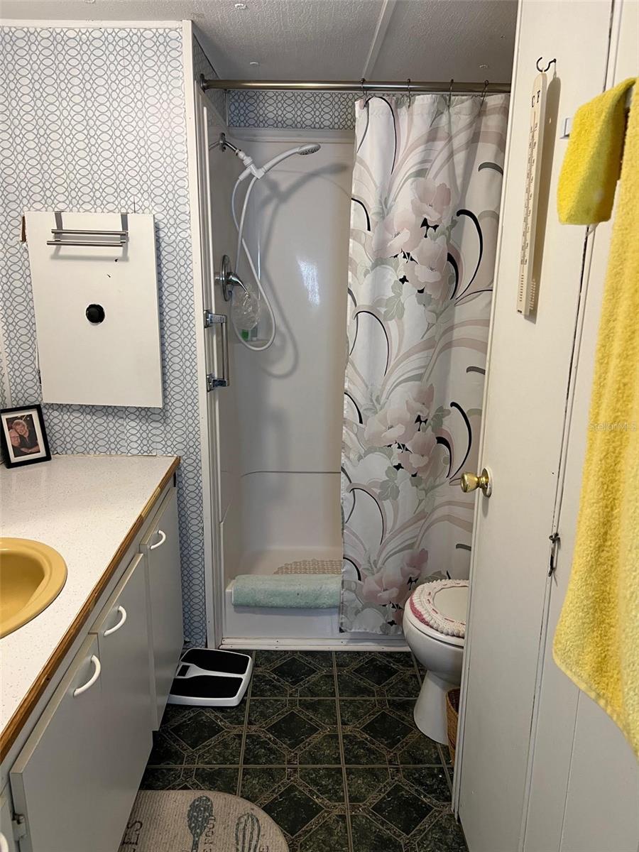 TB8317258 Property Photo