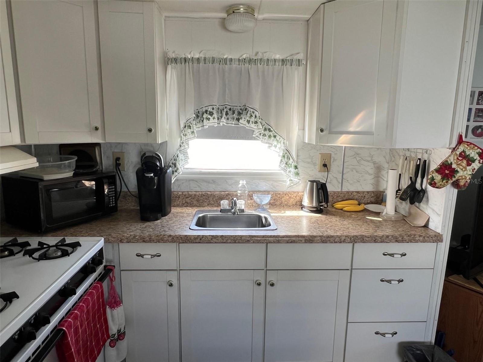 TB8317258 Property Photo