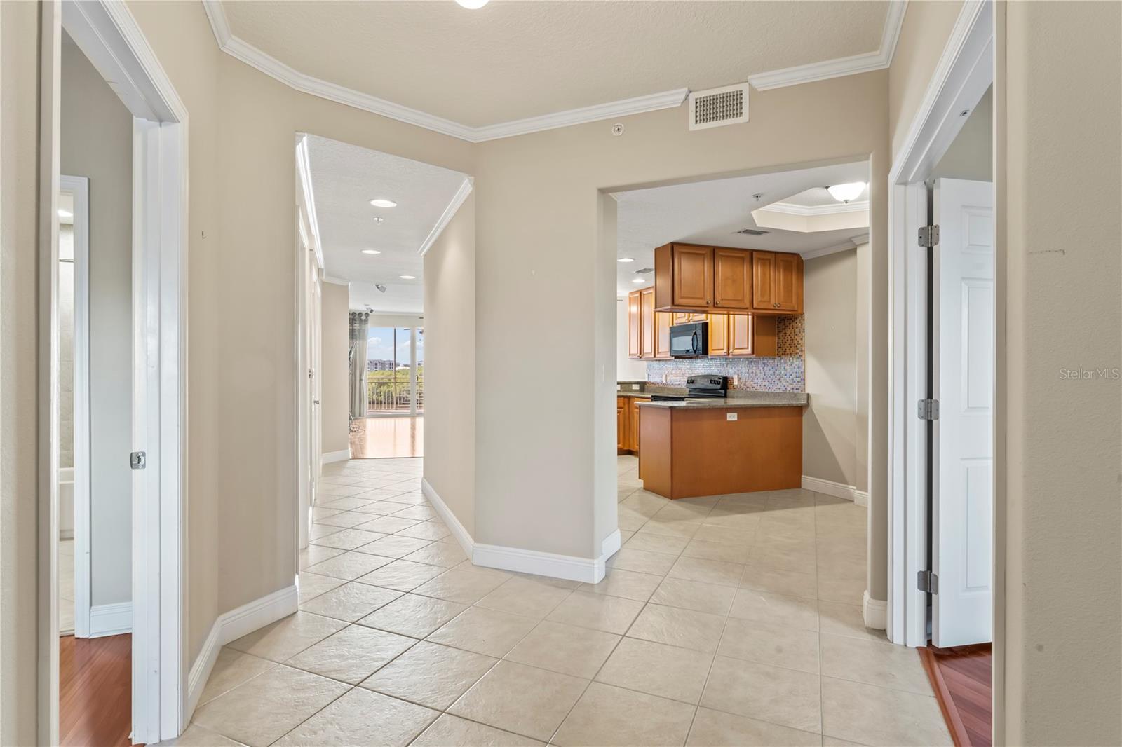 7070 KEY HAVEN RD #305, SEMINOLE, FL, 33777