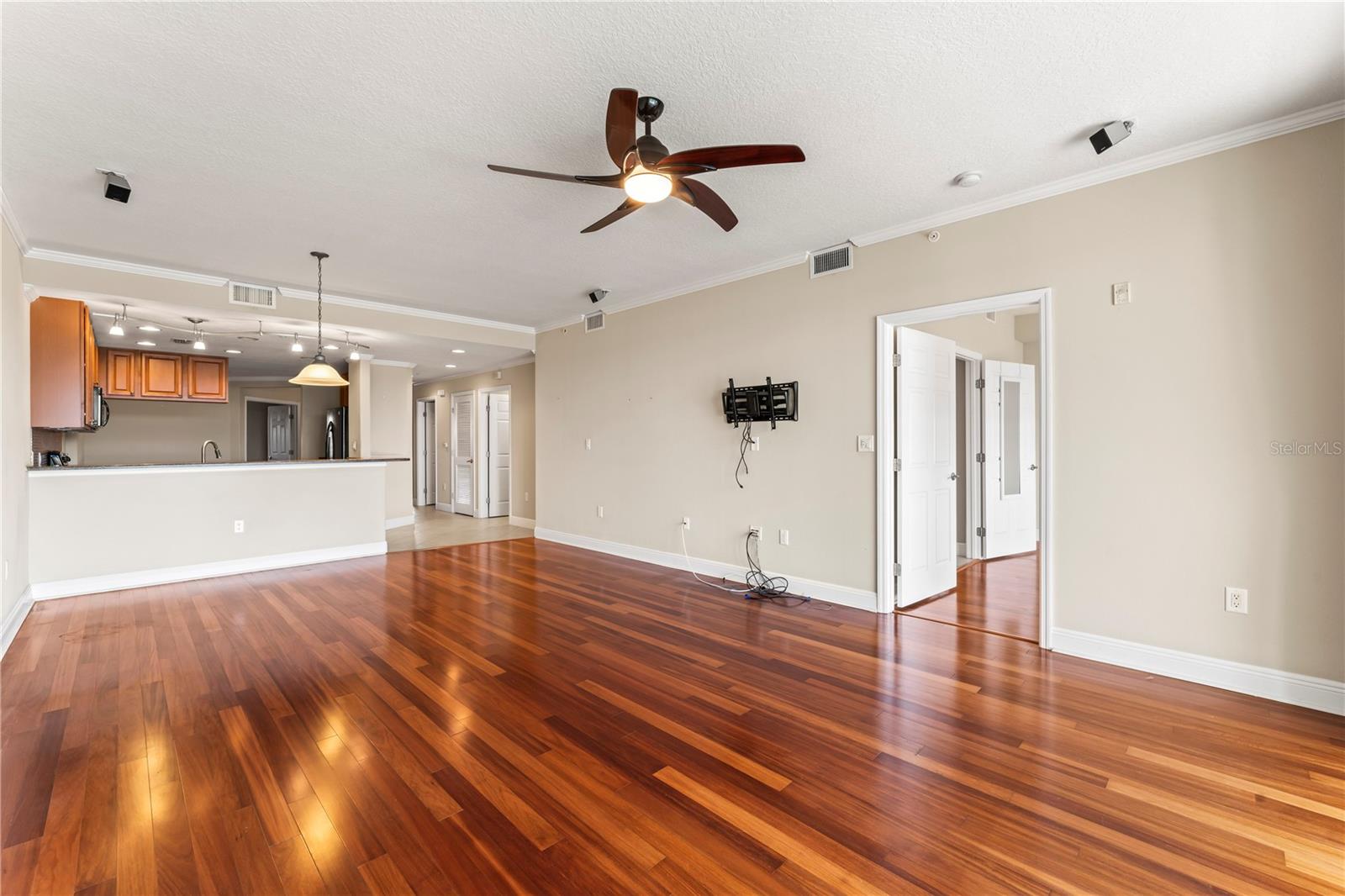 7070 KEY HAVEN RD #305, SEMINOLE, FL, 33777