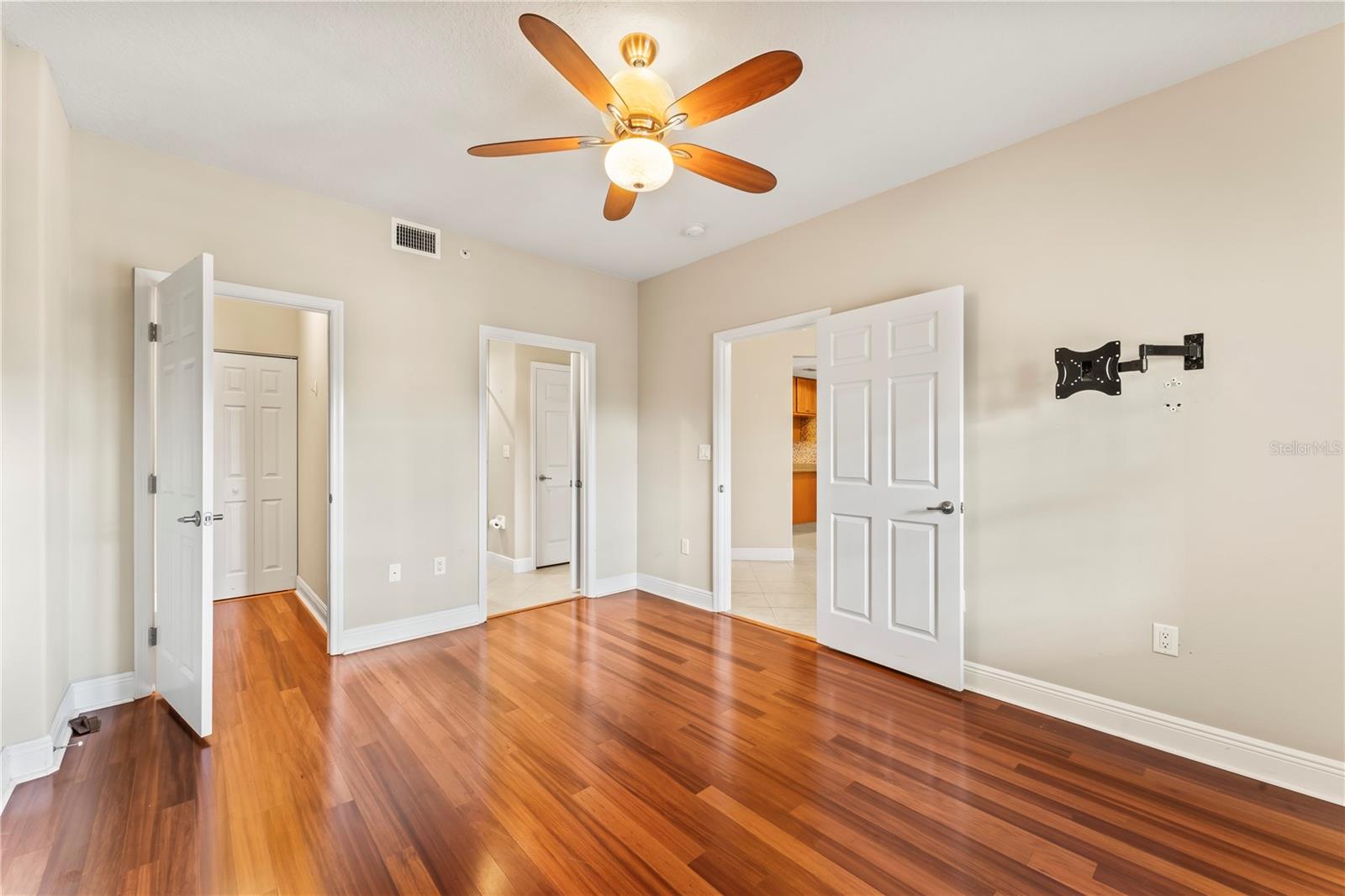 7070 KEY HAVEN RD #305, SEMINOLE, FL, 33777