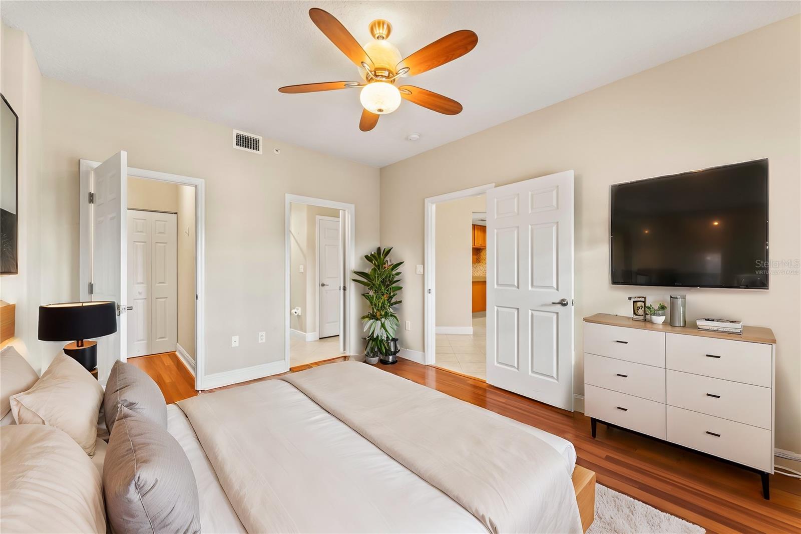 7070 KEY HAVEN RD #305, SEMINOLE, FL, 33777