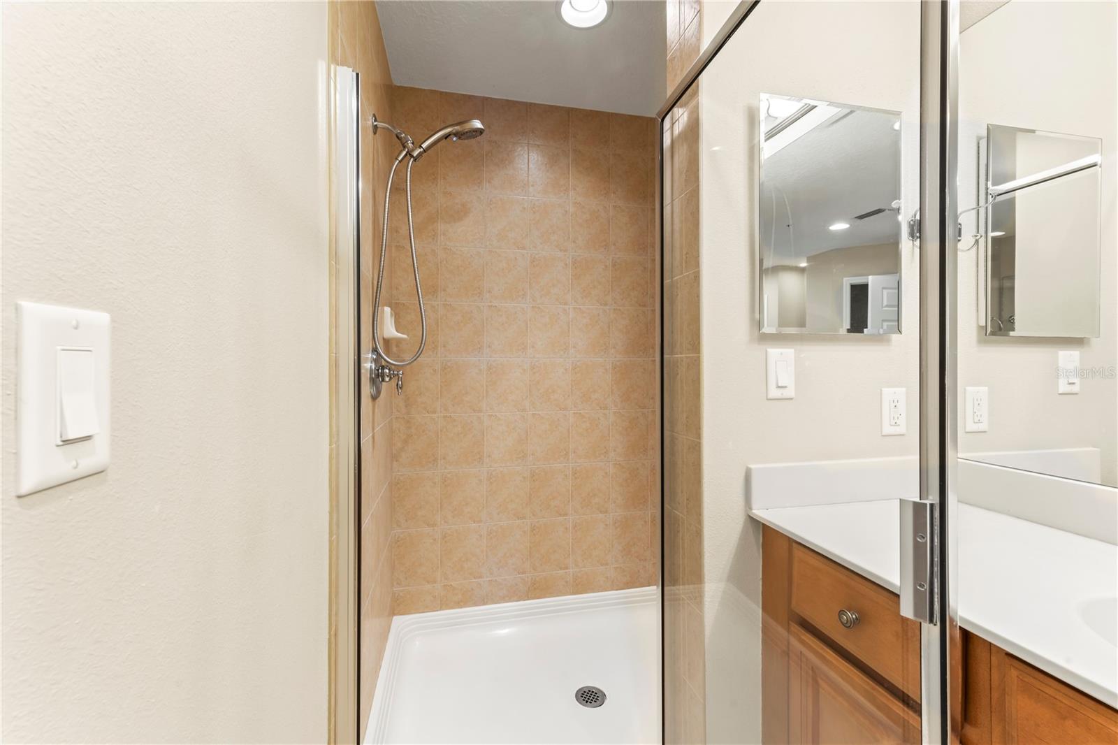 7070 KEY HAVEN RD #305, SEMINOLE, FL, 33777