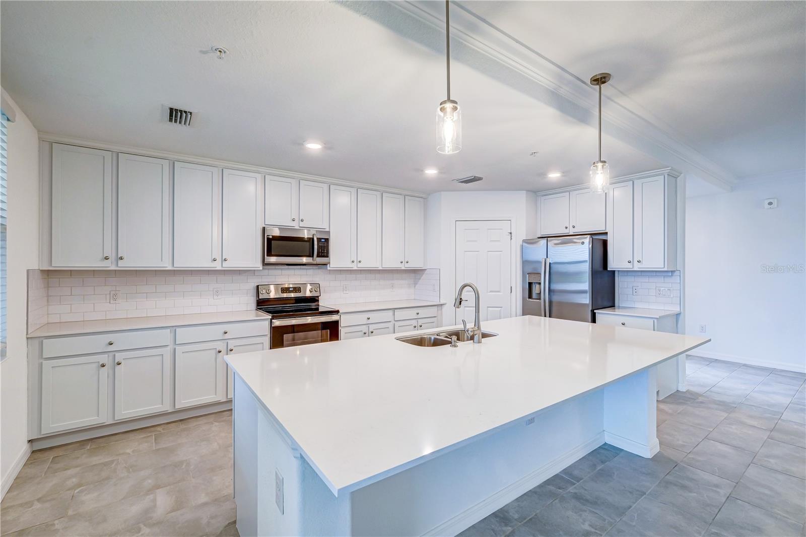 10820 TARFLOWER DR #102, VENICE, FL, 34293