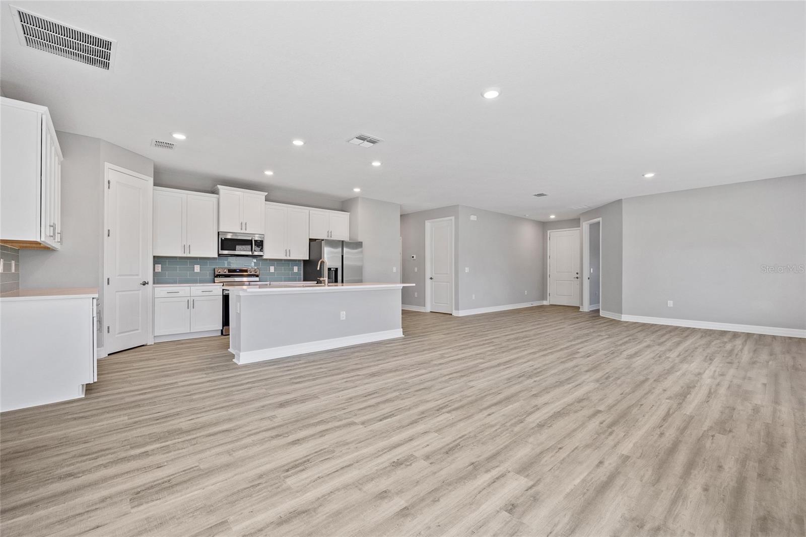 1301 PRESTON ST, PORT CHARLOTTE, FL, 33952