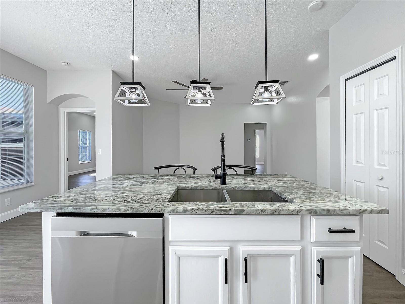 1030 JAYBEE AVE, DAVENPORT, FL, 33897