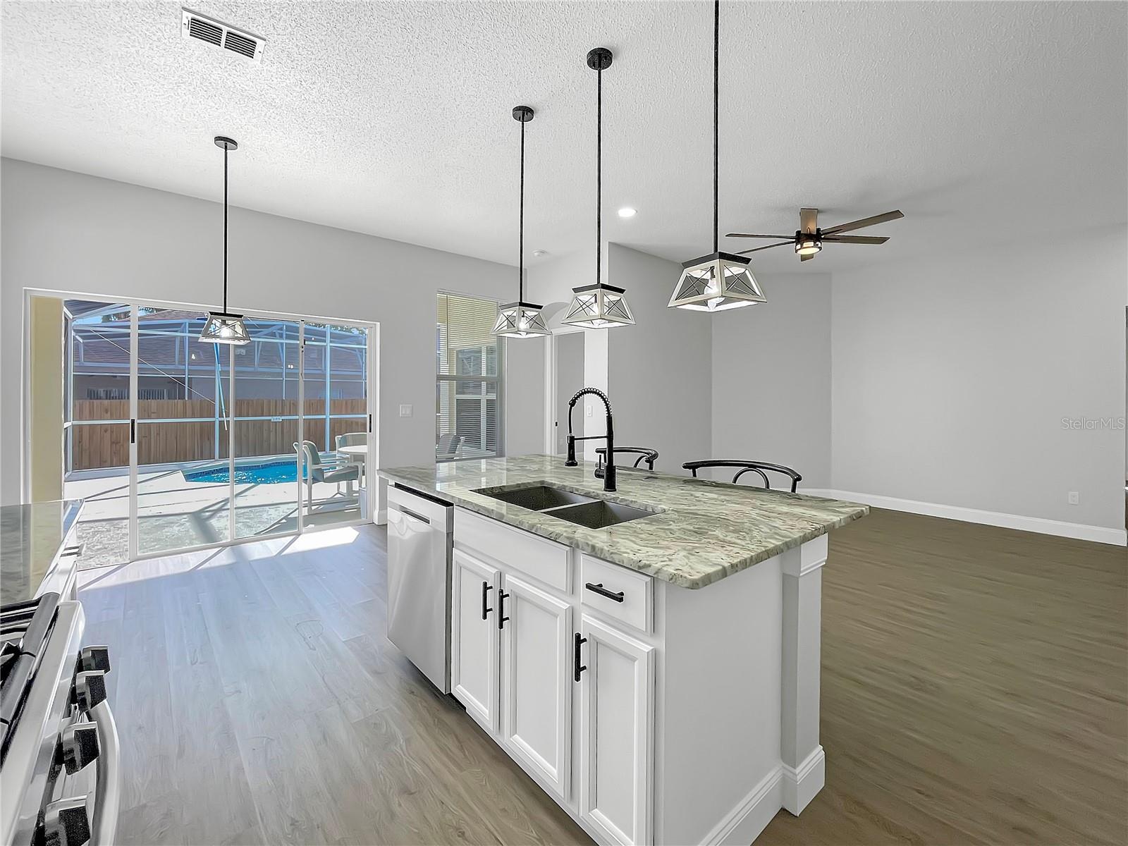 1030 JAYBEE AVE, DAVENPORT, FL, 33897