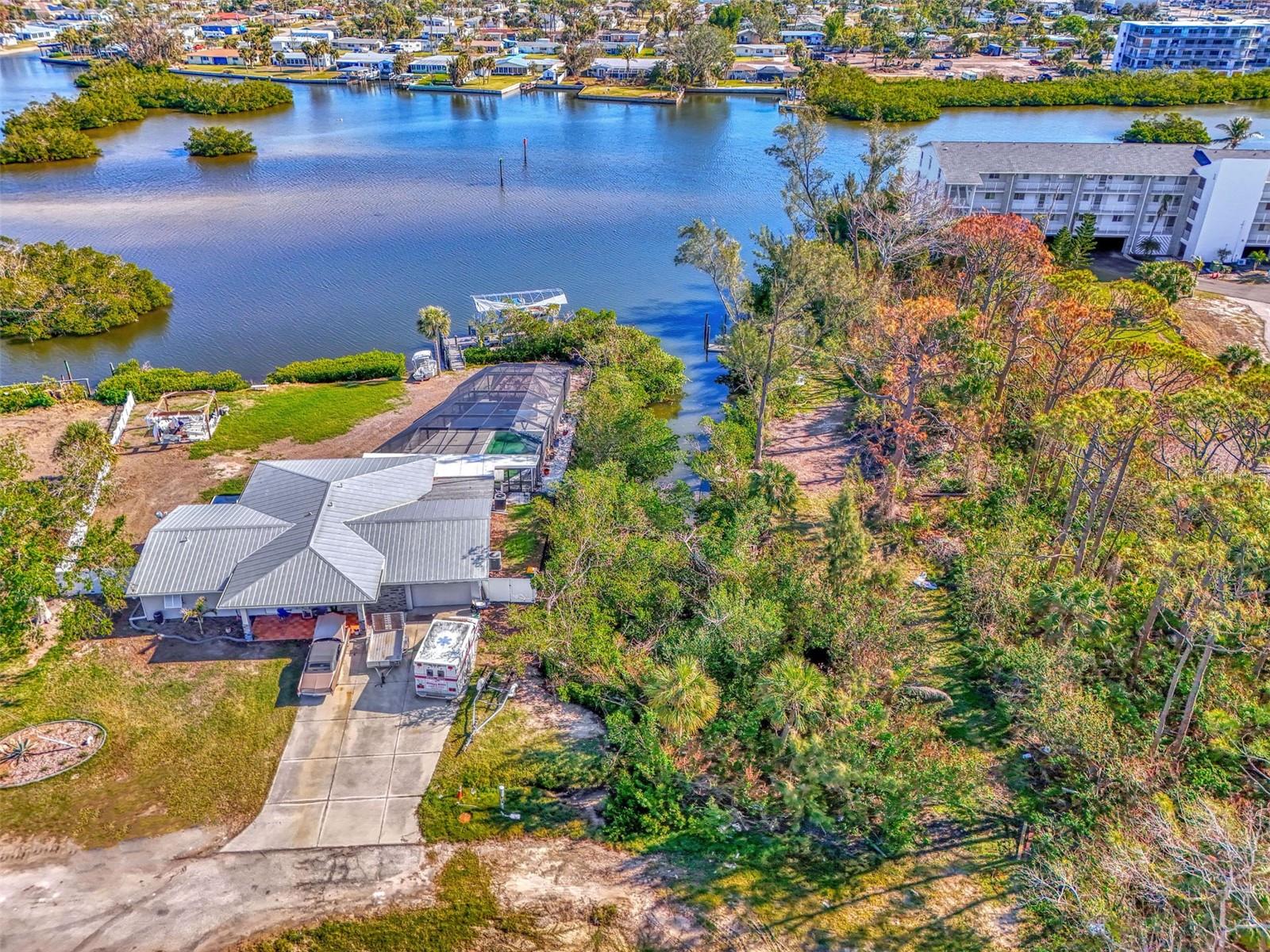 105 CRESTVIEW DR, ENGLEWOOD, FL, 34223