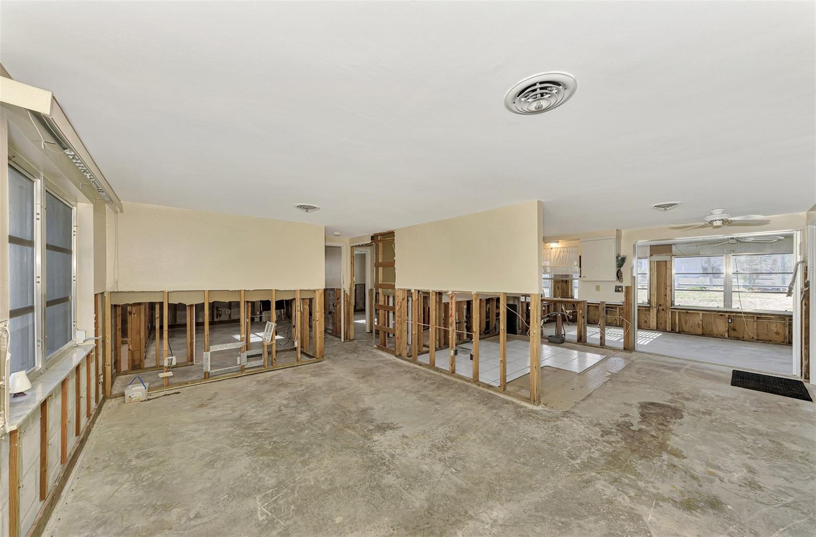 105 CRESTVIEW DR, ENGLEWOOD, FL, 34223