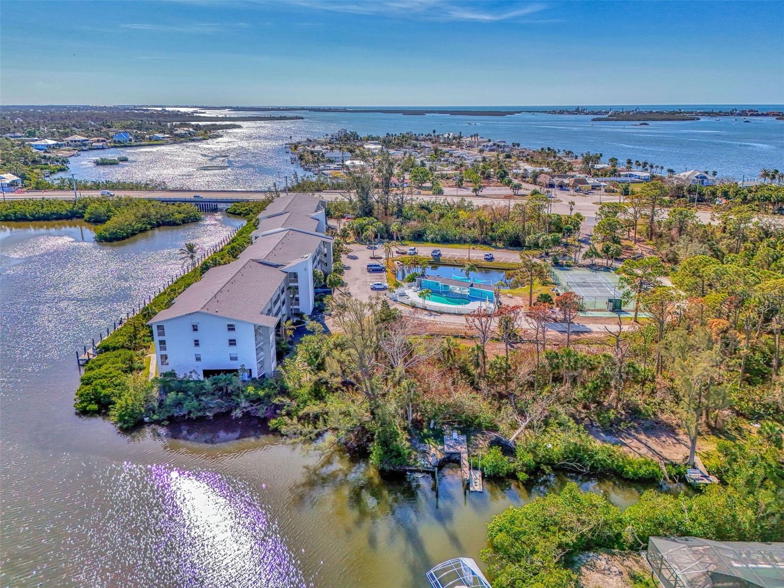 105 CRESTVIEW DR, ENGLEWOOD, FL, 34223