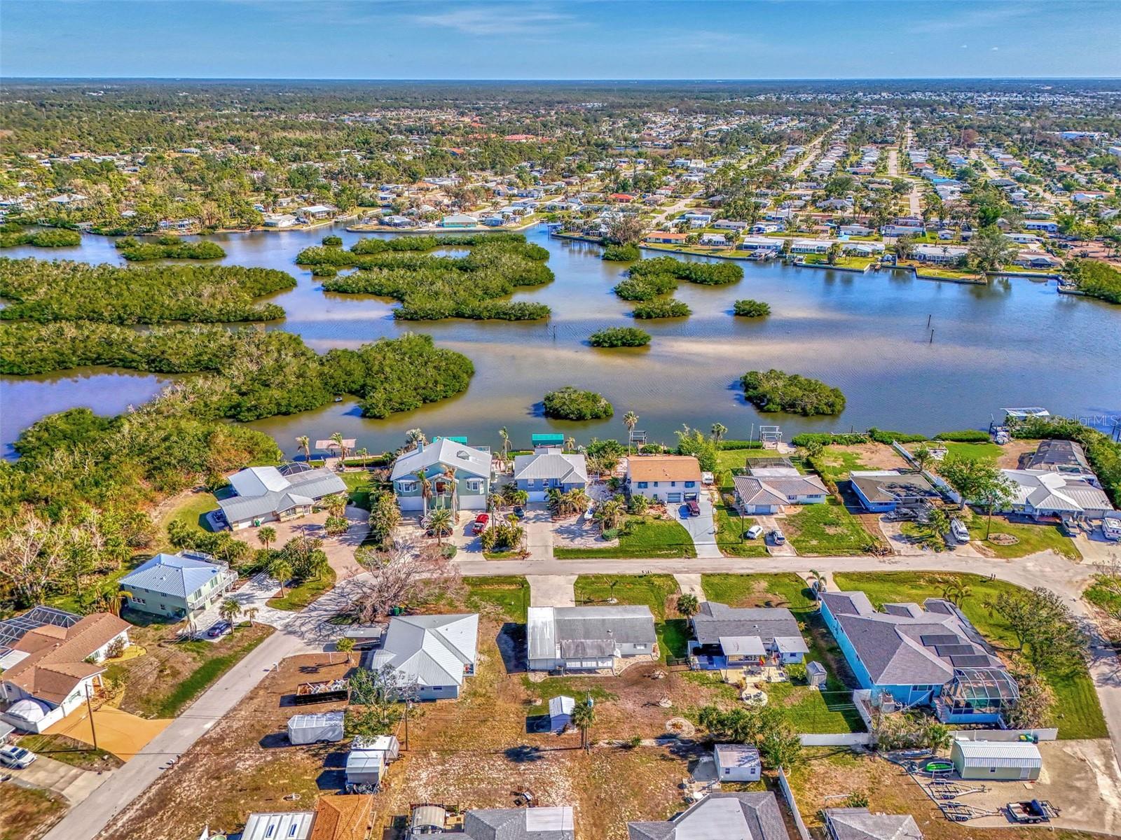 105 CRESTVIEW DR, ENGLEWOOD, FL, 34223