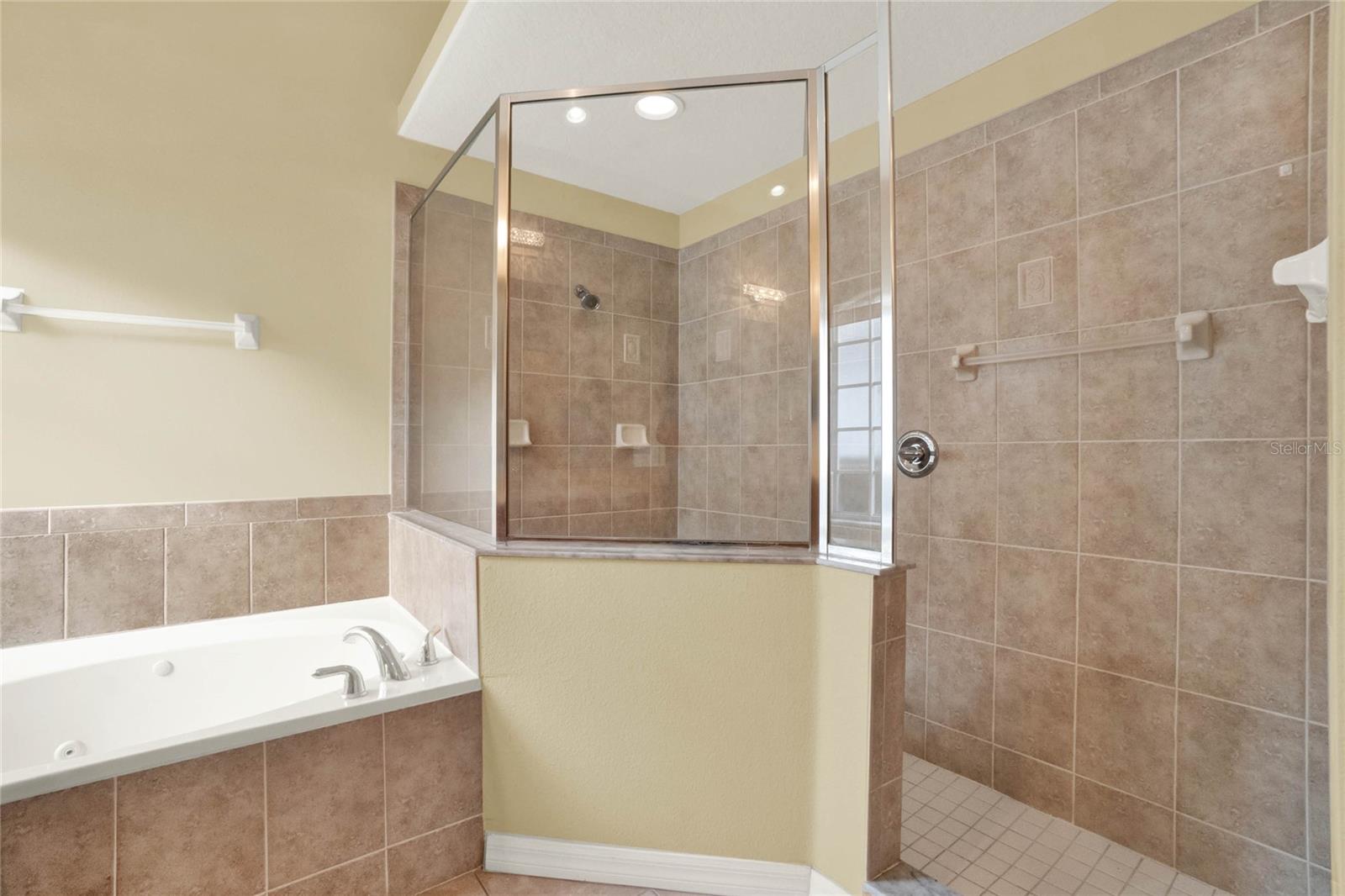 2108 DRIVE WAY, KISSIMMEE, FL, 34746