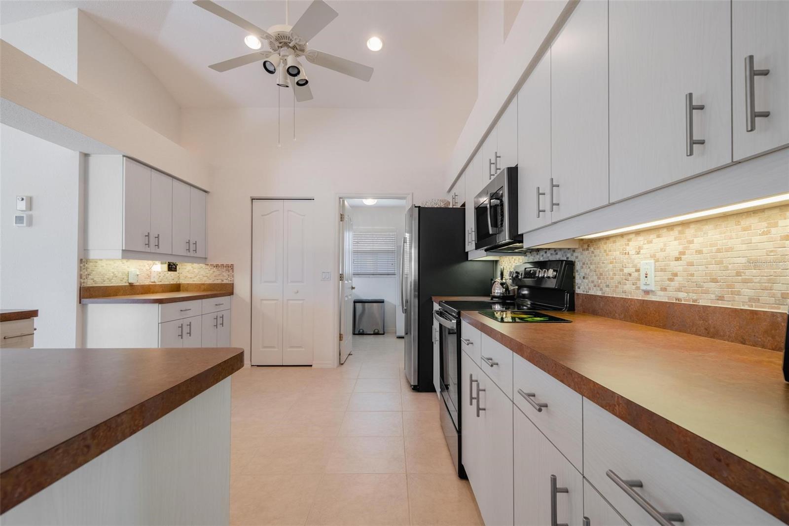 92 WHITE MARSH LN, ROTONDA WEST, FL, 33947
