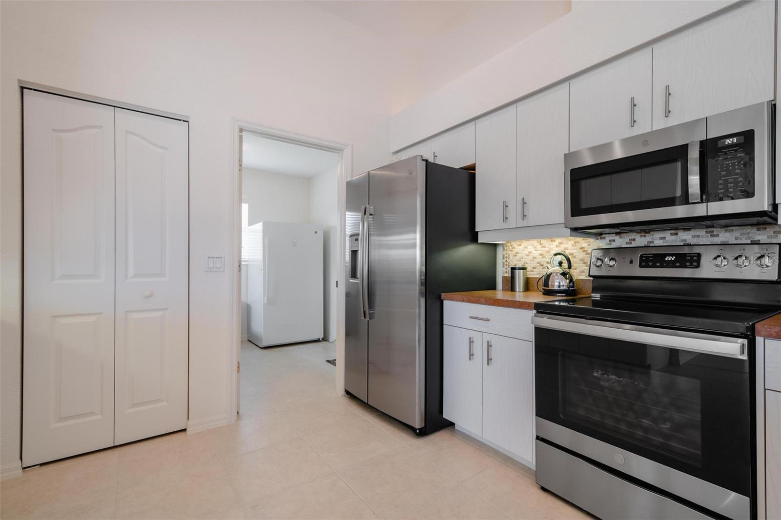 92 WHITE MARSH LN, ROTONDA WEST, FL, 33947