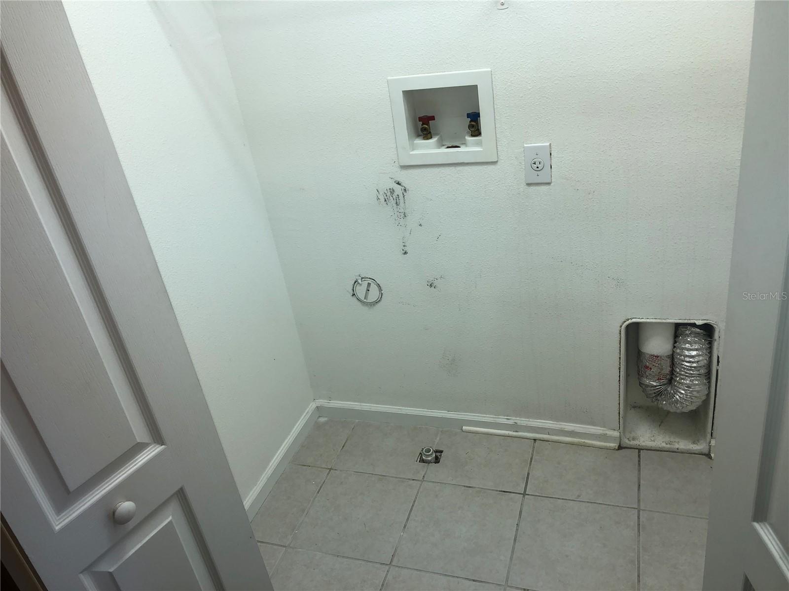 8456 SANDY BEACH ST, TAMPA, FL, 33634