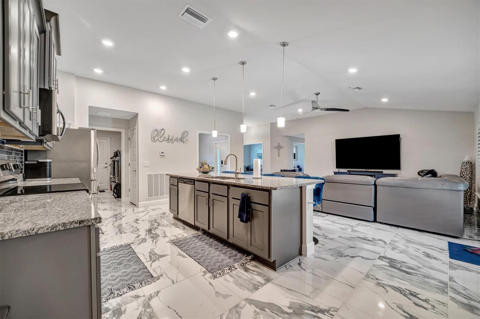 18439 ELGIN AVE, PORT CHARLOTTE, FL, 33948