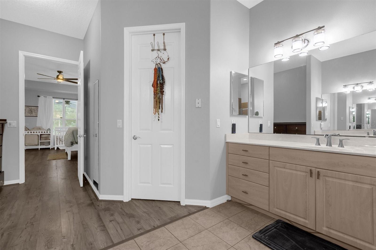 1916 S FARM RD, DELAND, FL, 32720