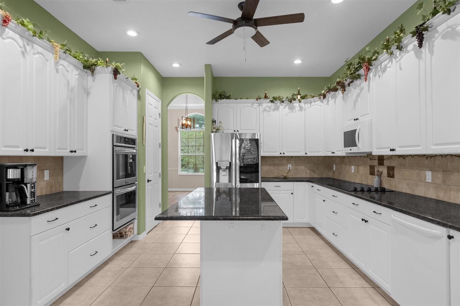 1916 S FARM RD, DELAND, FL, 32720