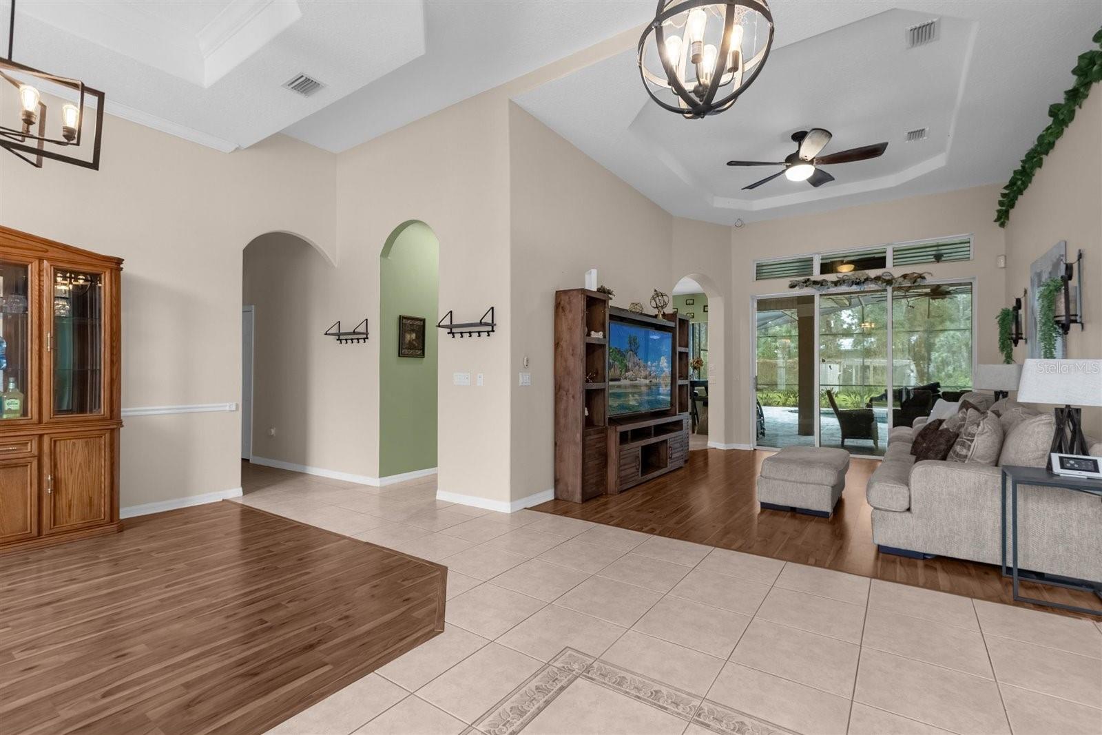 1916 S FARM RD, DELAND, FL, 32720