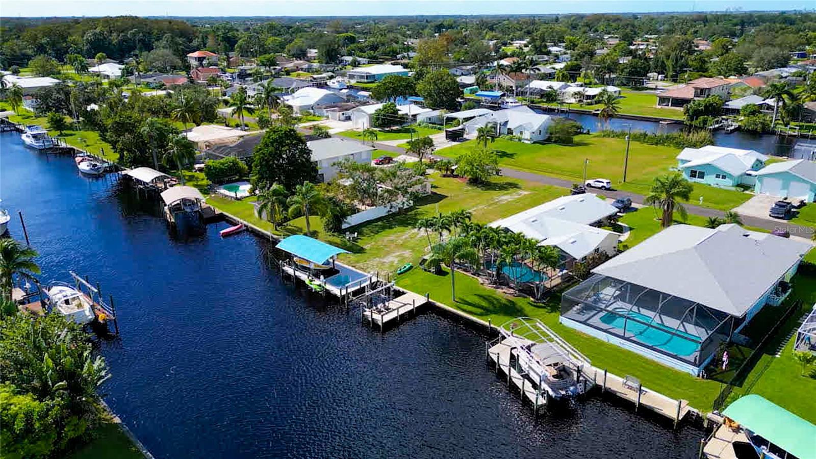 2044 ARUBA AVE, FORT MYERS, FL, 33905