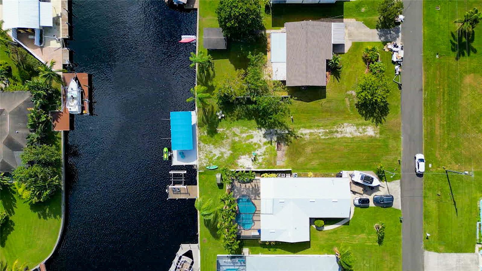 2044 ARUBA AVE, FORT MYERS, FL, 33905