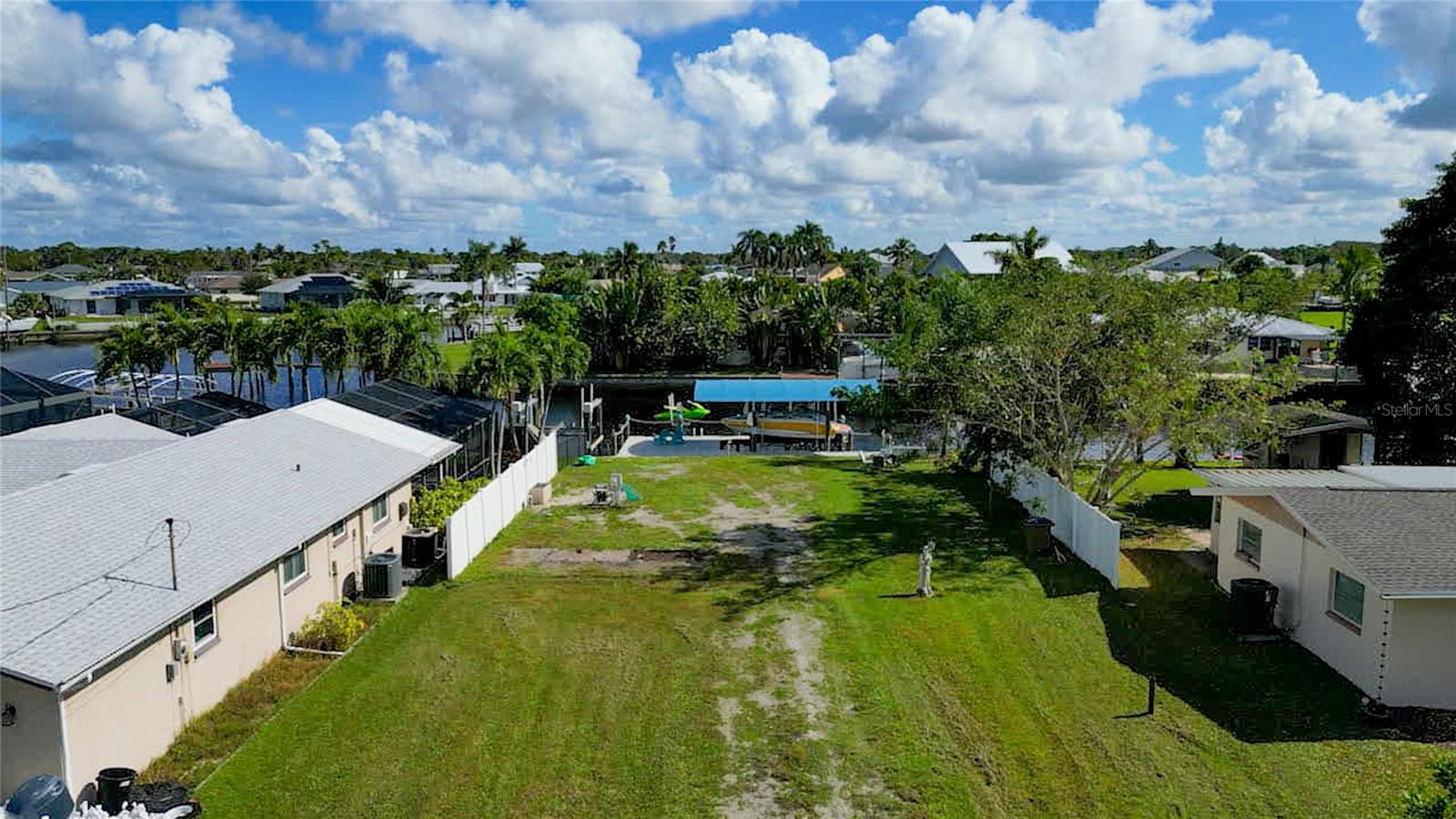 2044 ARUBA AVE, FORT MYERS, FL, 33905