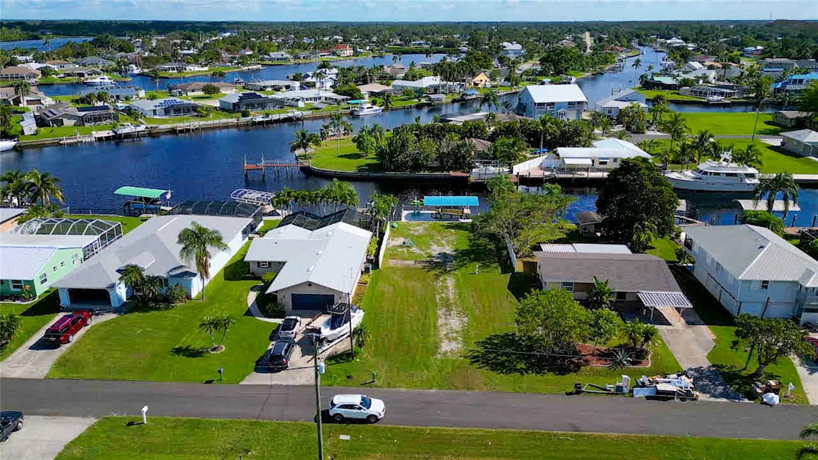 2044 ARUBA AVE, FORT MYERS, FL, 33905
