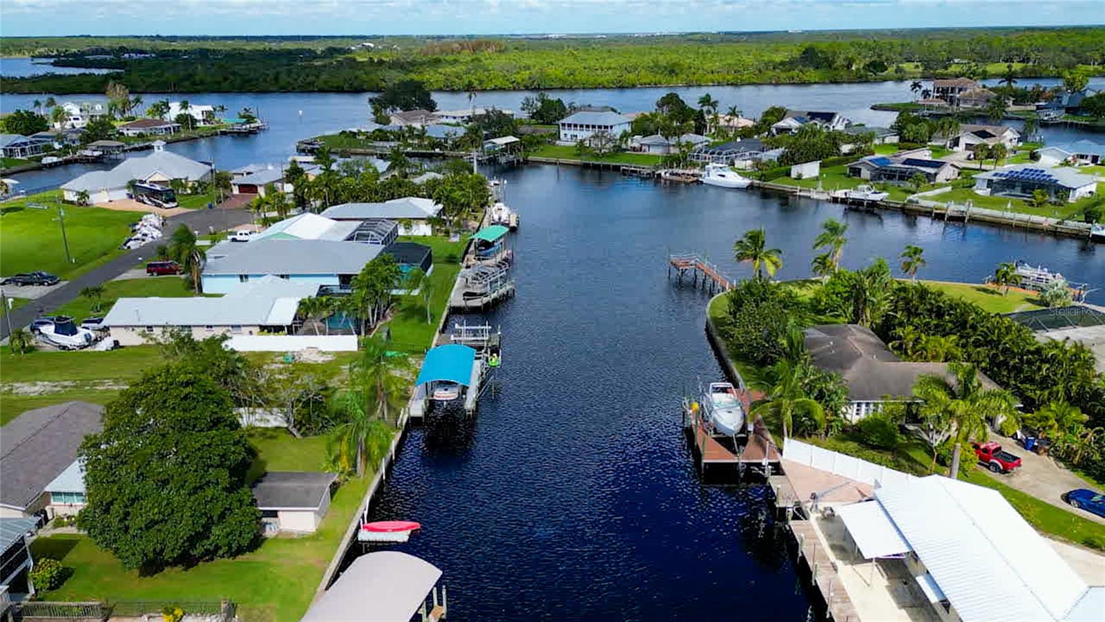 2044 ARUBA AVE, FORT MYERS, FL, 33905