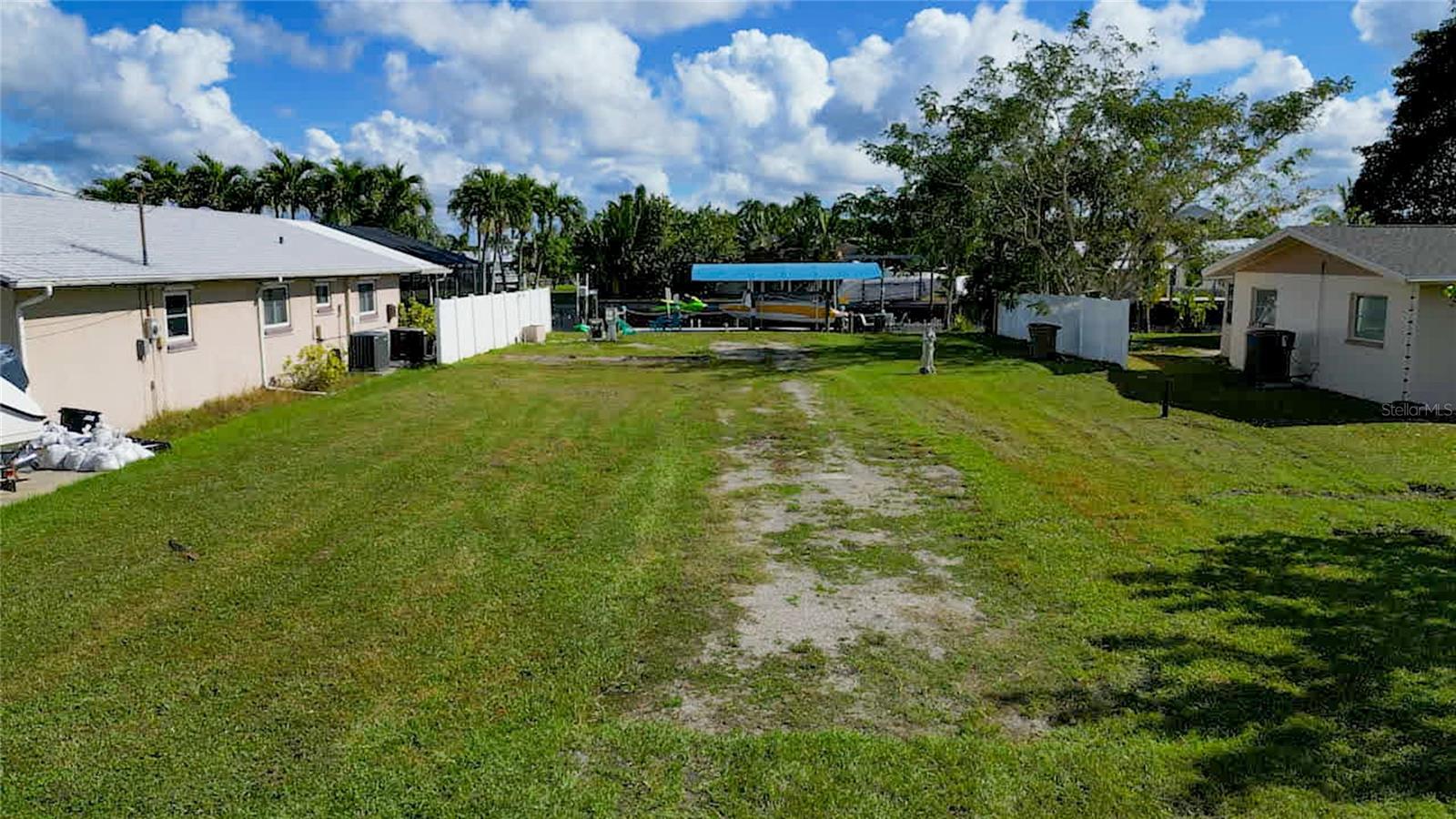 2044 ARUBA AVE, FORT MYERS, FL, 33905