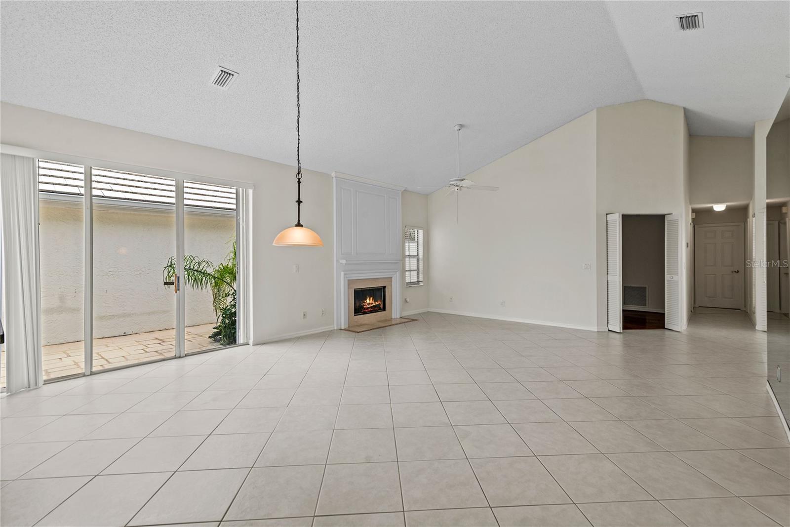 6 WINDSOR LN, PALM BEACH GARDENS, FL, 33418