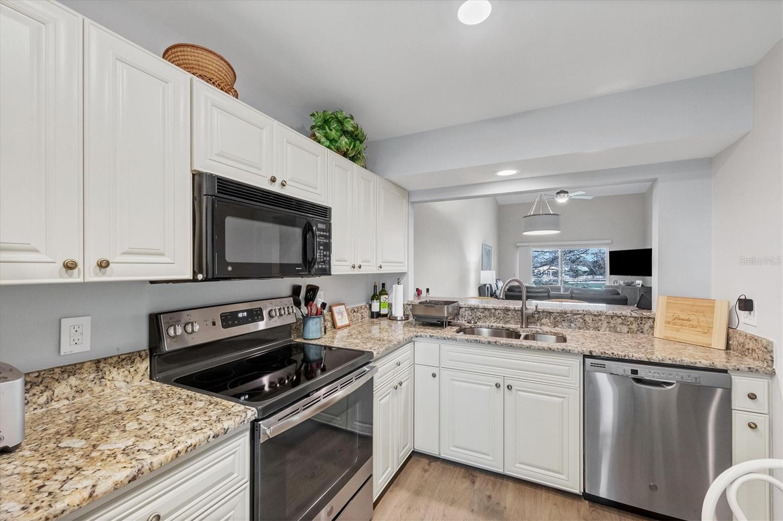 766 VILLAGE CIR #225, VENICE, FL, 34292