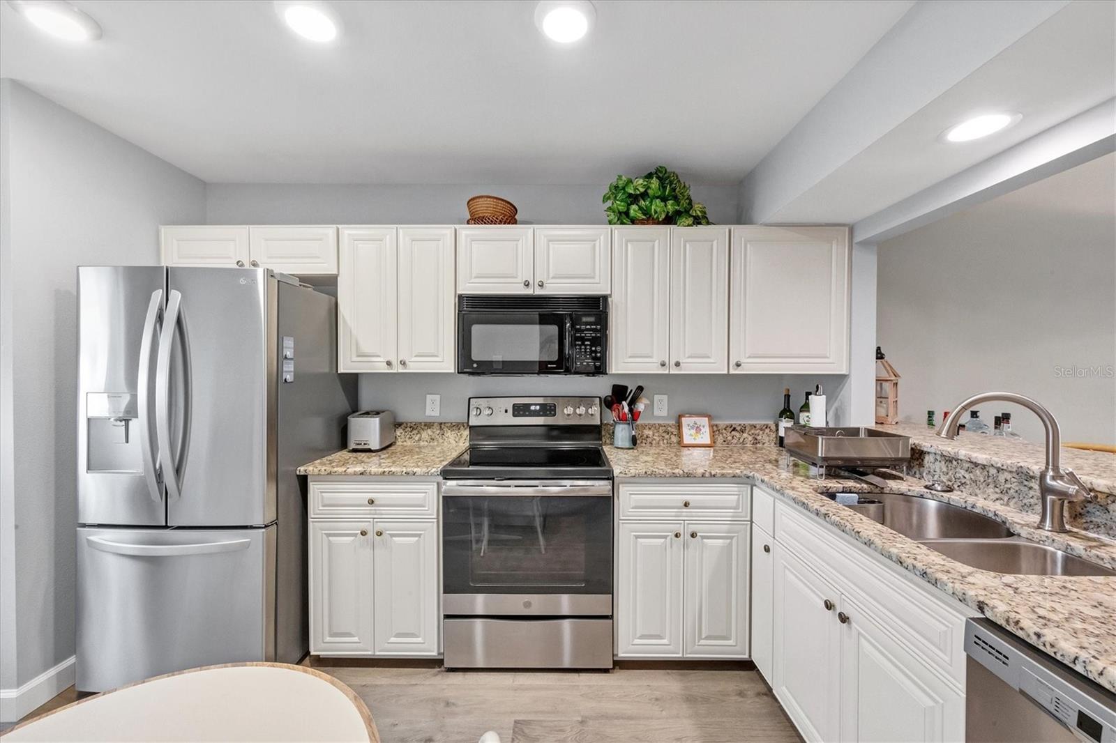 766 VILLAGE CIR #225, VENICE, FL, 34292