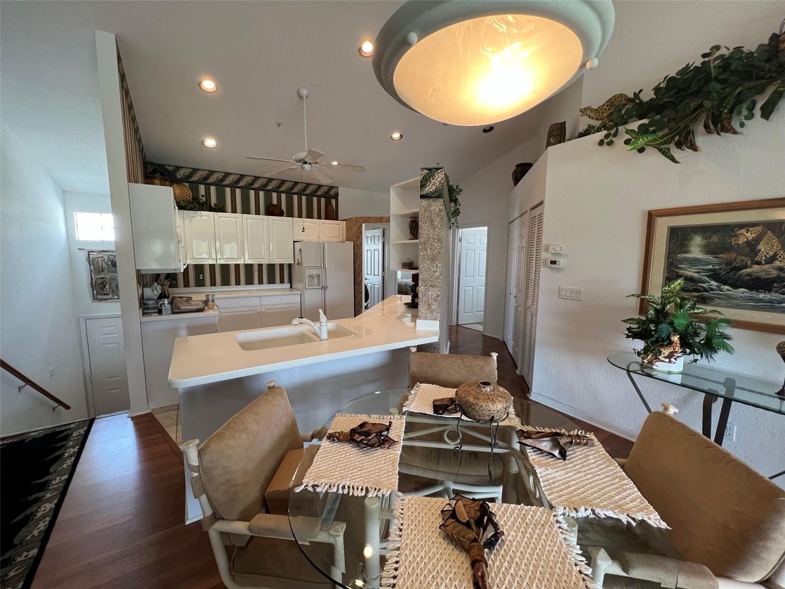 6632 PINEVIEW TER #10-201, BRADENTON, FL, 34203