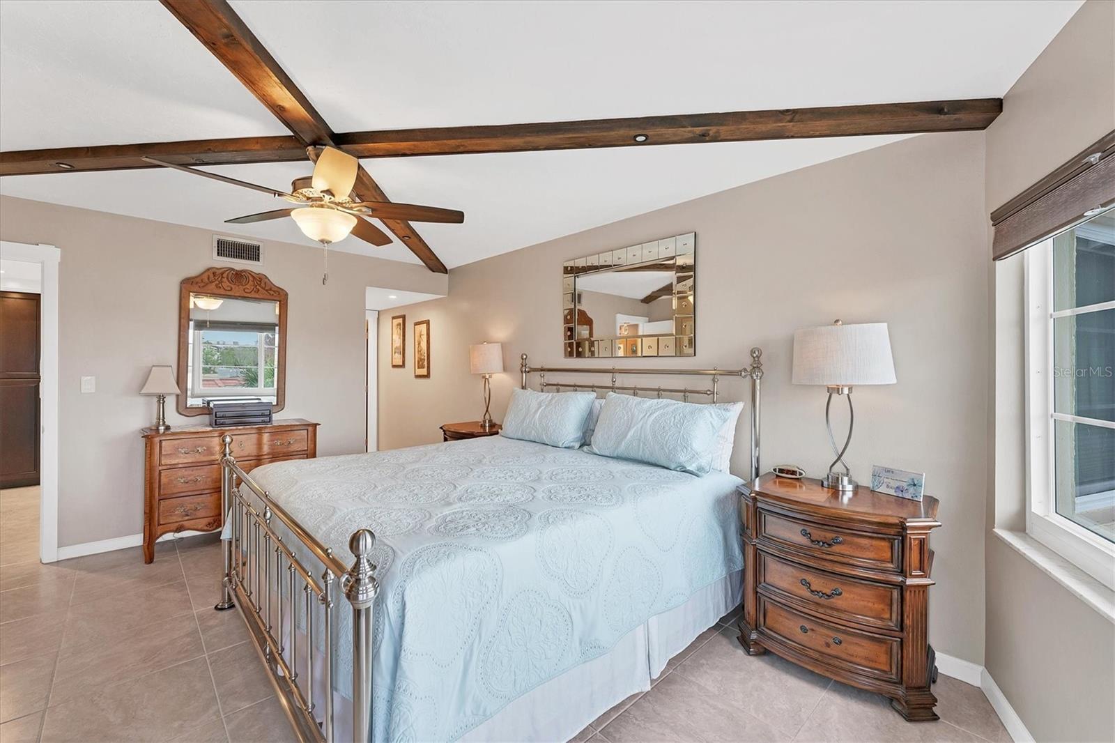 1215 S PORTOFINO DR #404, SARASOTA, FL, 34242