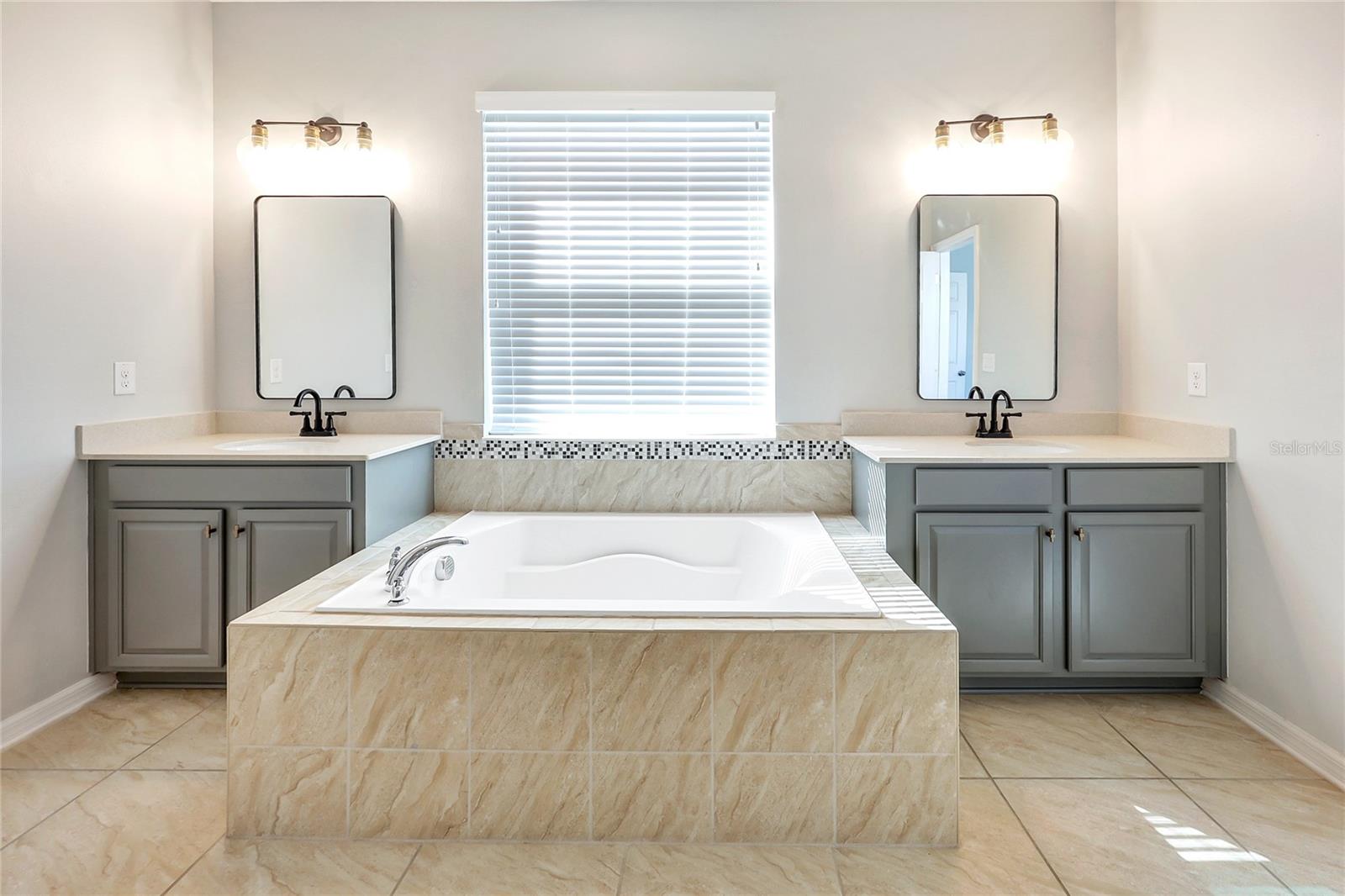 2781 SAND OAK LOOP, APOPKA, FL, 32712
