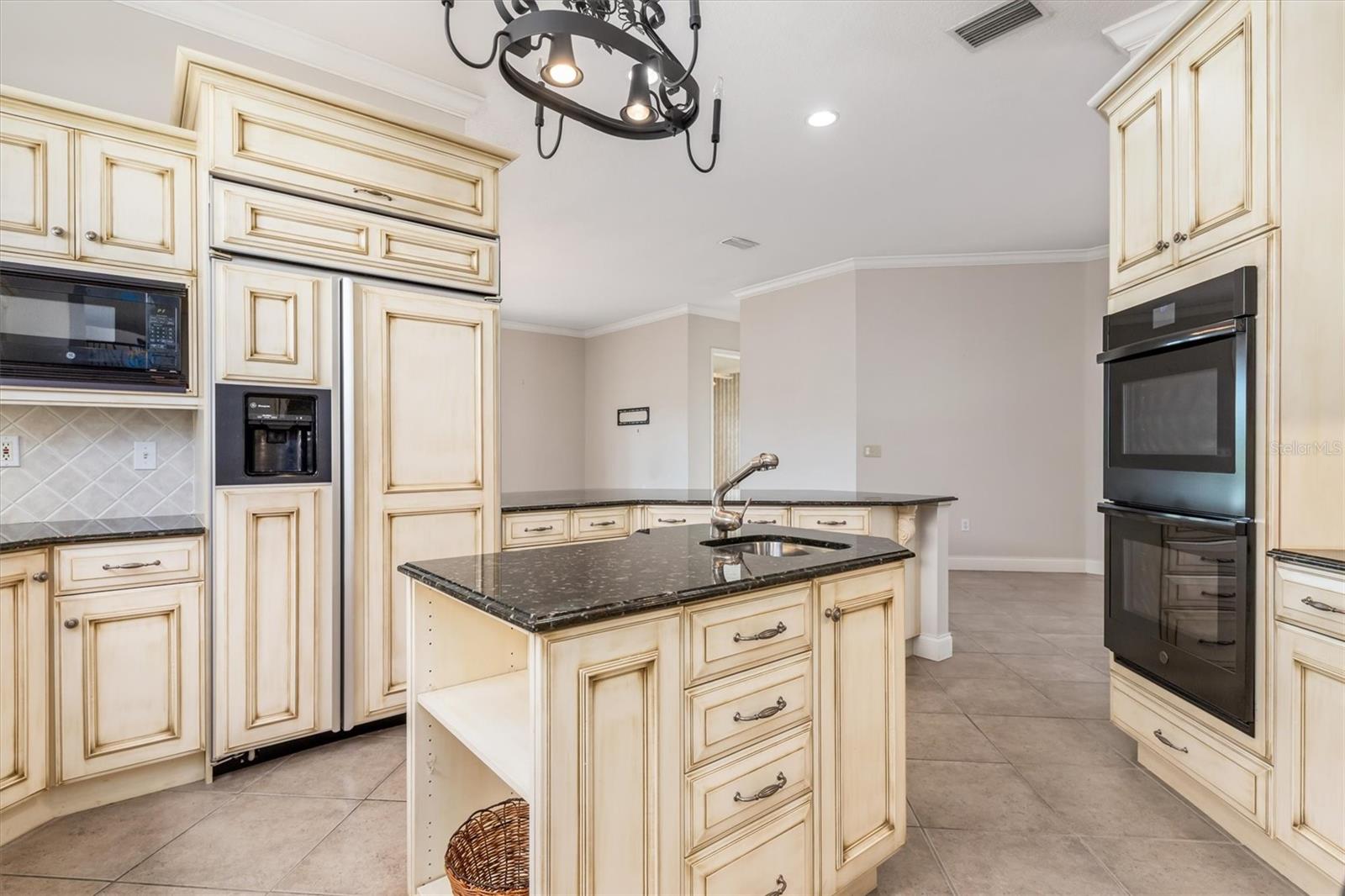 A4627867 Property Photo