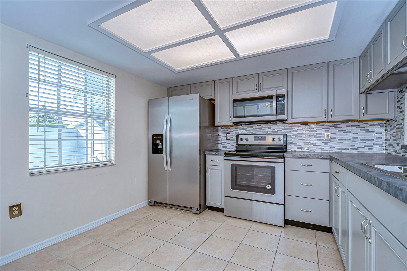 6712 HOLLY CT, ZEPHYRHILLS, FL, 33542