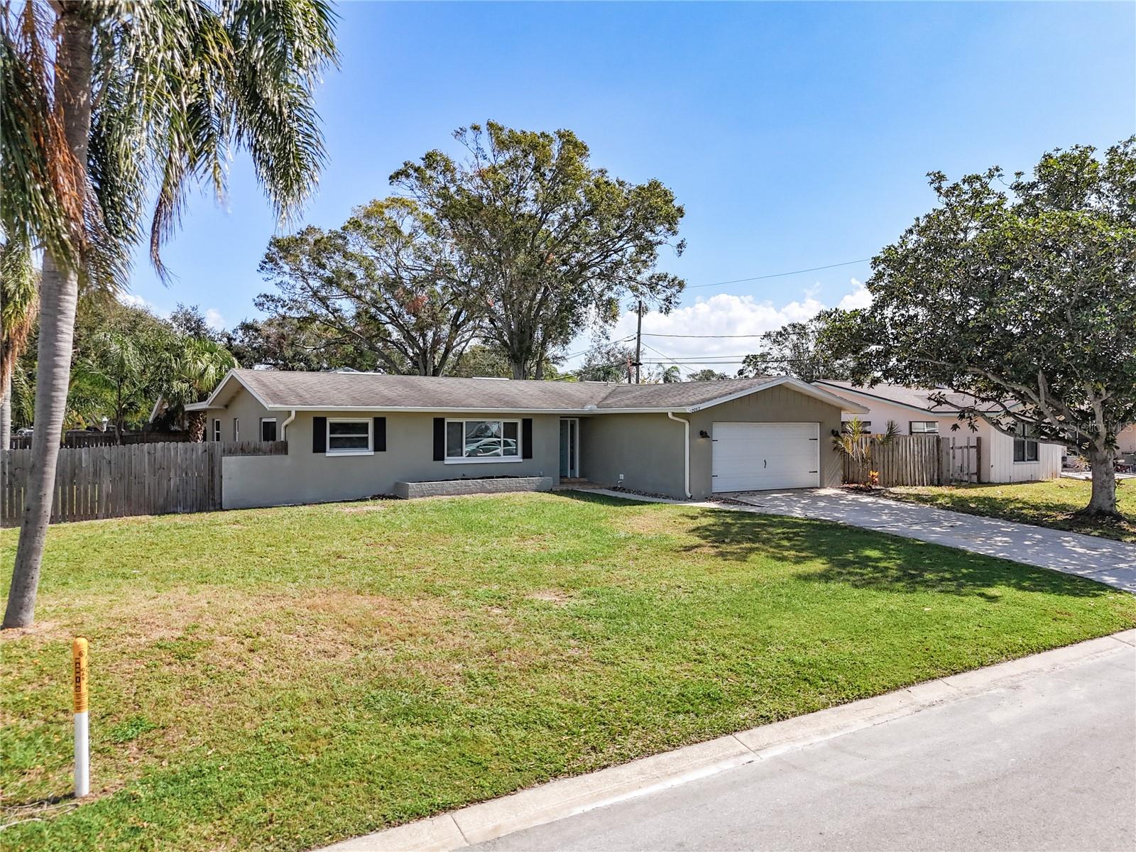 2063 DAWN DR, CLEARWATER, FL, 33763