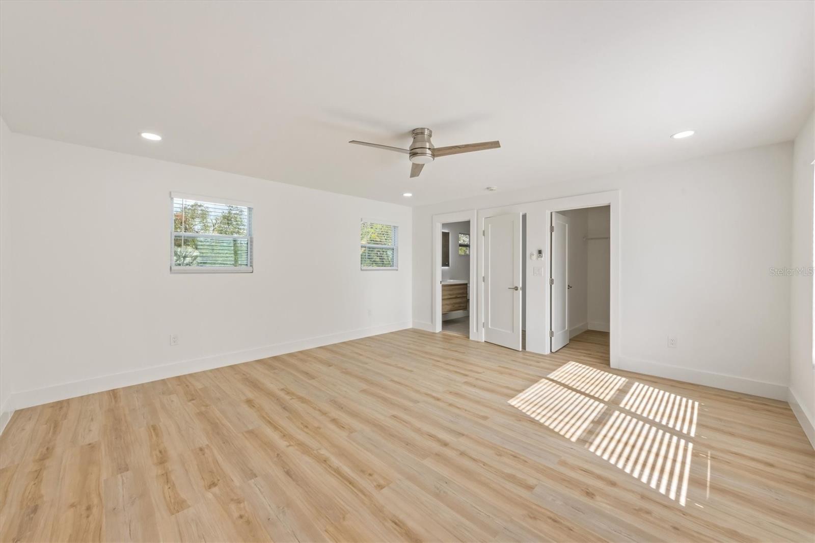 5321 13TH AVENUE DR W, BRADENTON, FL, 34209