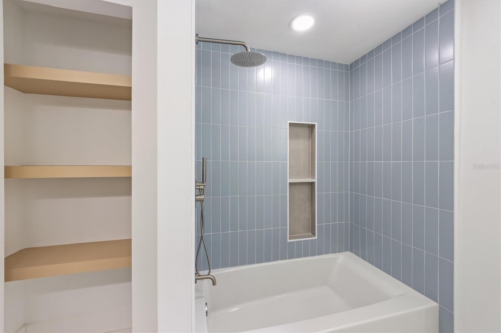 5321 13TH AVENUE DR W, BRADENTON, FL, 34209