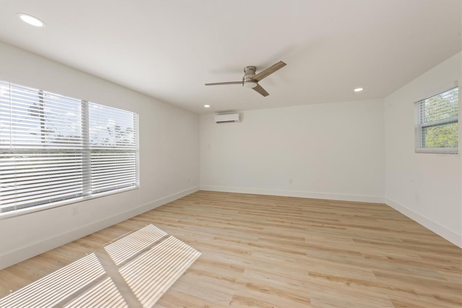 5321 13TH AVENUE DR W, BRADENTON, FL, 34209