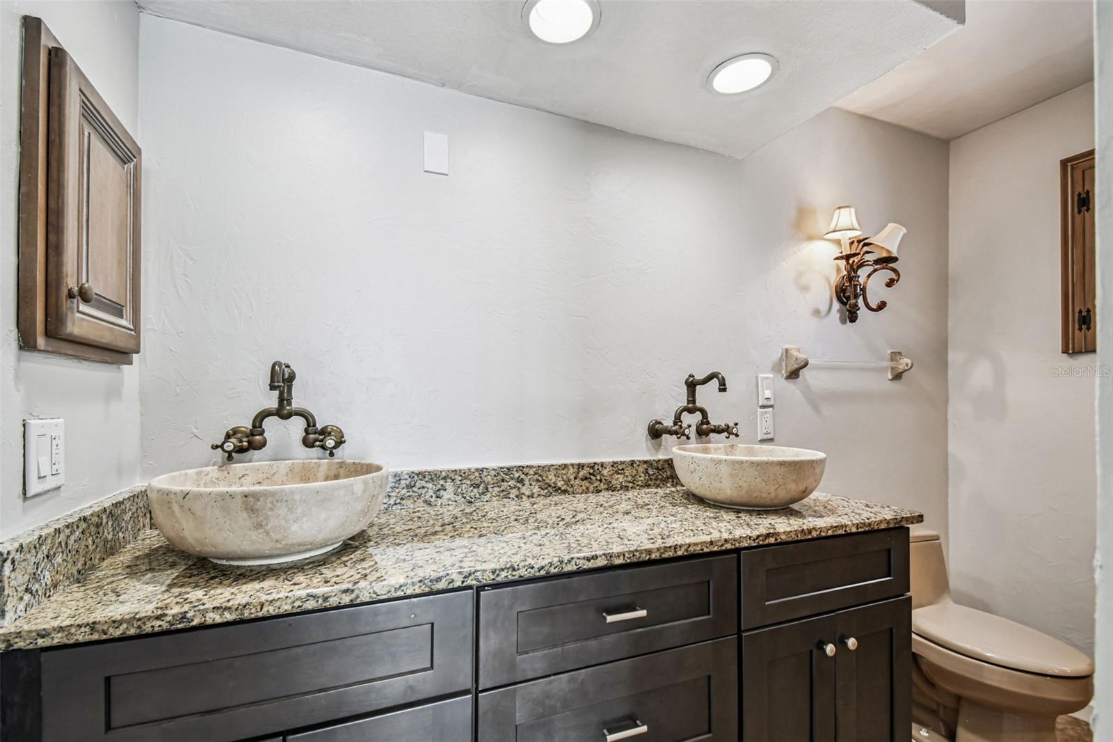 529 JOHNS PASS AVE, MADEIRA BEACH, FL, 33708