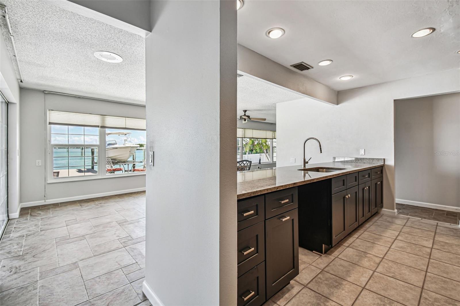 529 JOHNS PASS AVE, MADEIRA BEACH, FL, 33708