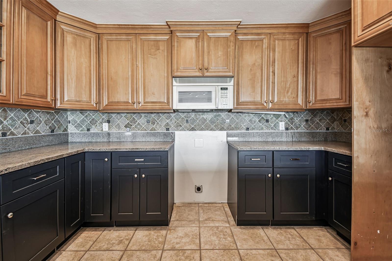 529 JOHNS PASS AVE, MADEIRA BEACH, FL, 33708