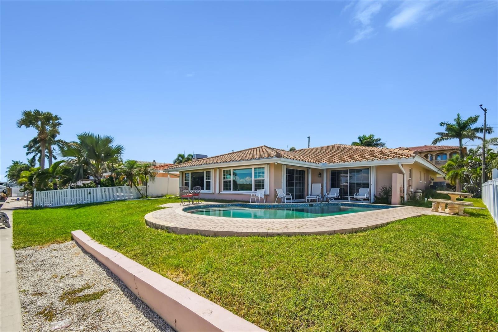 529 JOHNS PASS AVE, MADEIRA BEACH, FL, 33708